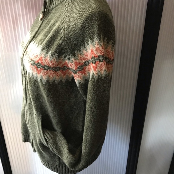 Woolrich. Dependable front zip mock turtleneck sweater. Design around chest. - Picture 8 of 9